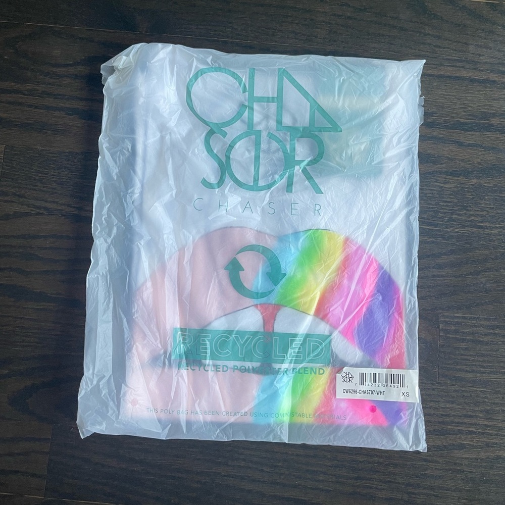 NWT - Chaser Brand Lips T-Shirt - XS